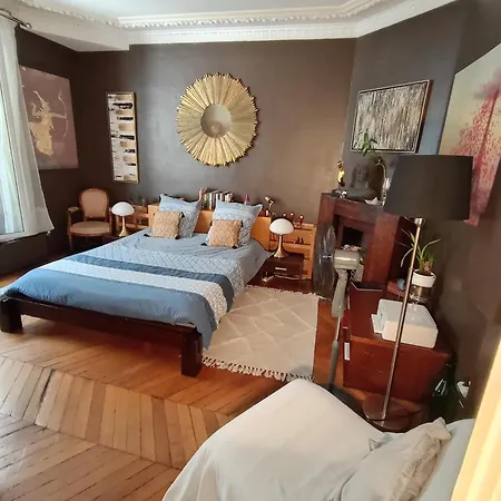 Private 72 M2, 2 Opera Madeleine Place Vendome Alojamento de Acomodação e Pequeno-almoço 4*