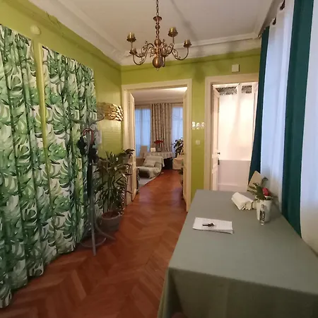 Private 72 M2, 2 Opera Madeleine Place Vendome Alojamento de Acomodação e Pequeno-almoço 4*