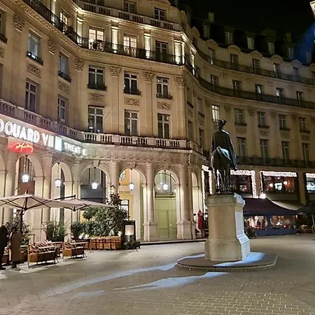 Private 72 M2, 2 Opera Madeleine Place Vendome Alojamento de Acomodação e Pequeno-almoço 4*