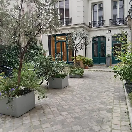 Private 72 M2, 2 Opera Madeleine Place Vendome Alojamento de Acomodação e Pequeno-almoço