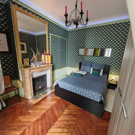 Centre Opera Madeleine Place Vendome Bed & Breakfast